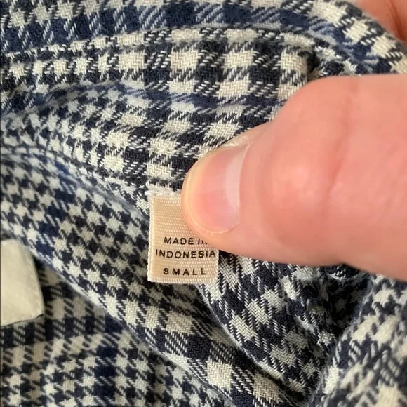 Buck Mason Black and White Houndstooth Button Down, Small - Picture 3 of 9